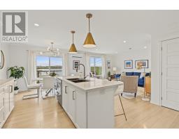 172 Lanark Drive thumbnail 12