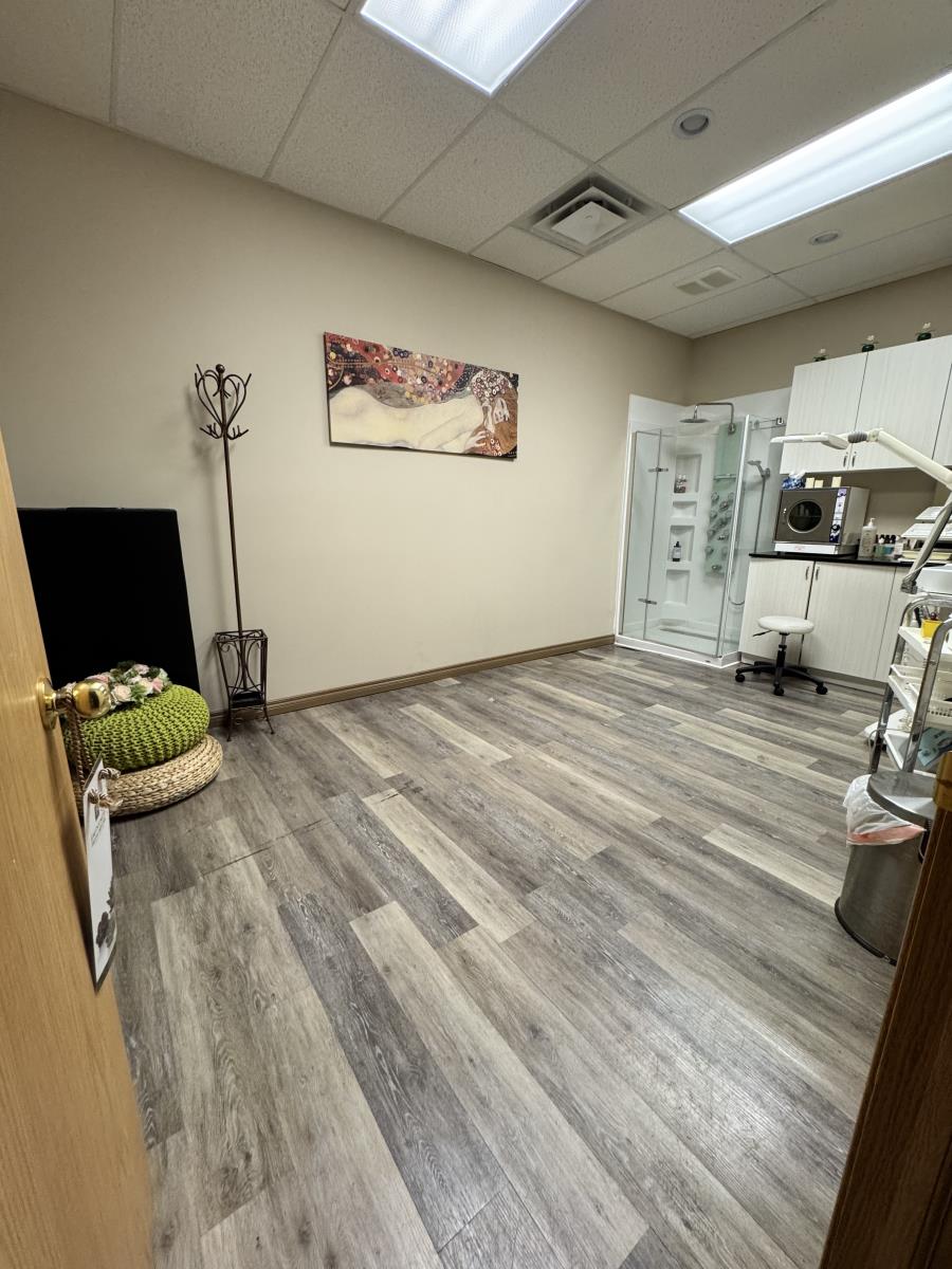 8929 82 Ave NW, Edmonton — photo 8