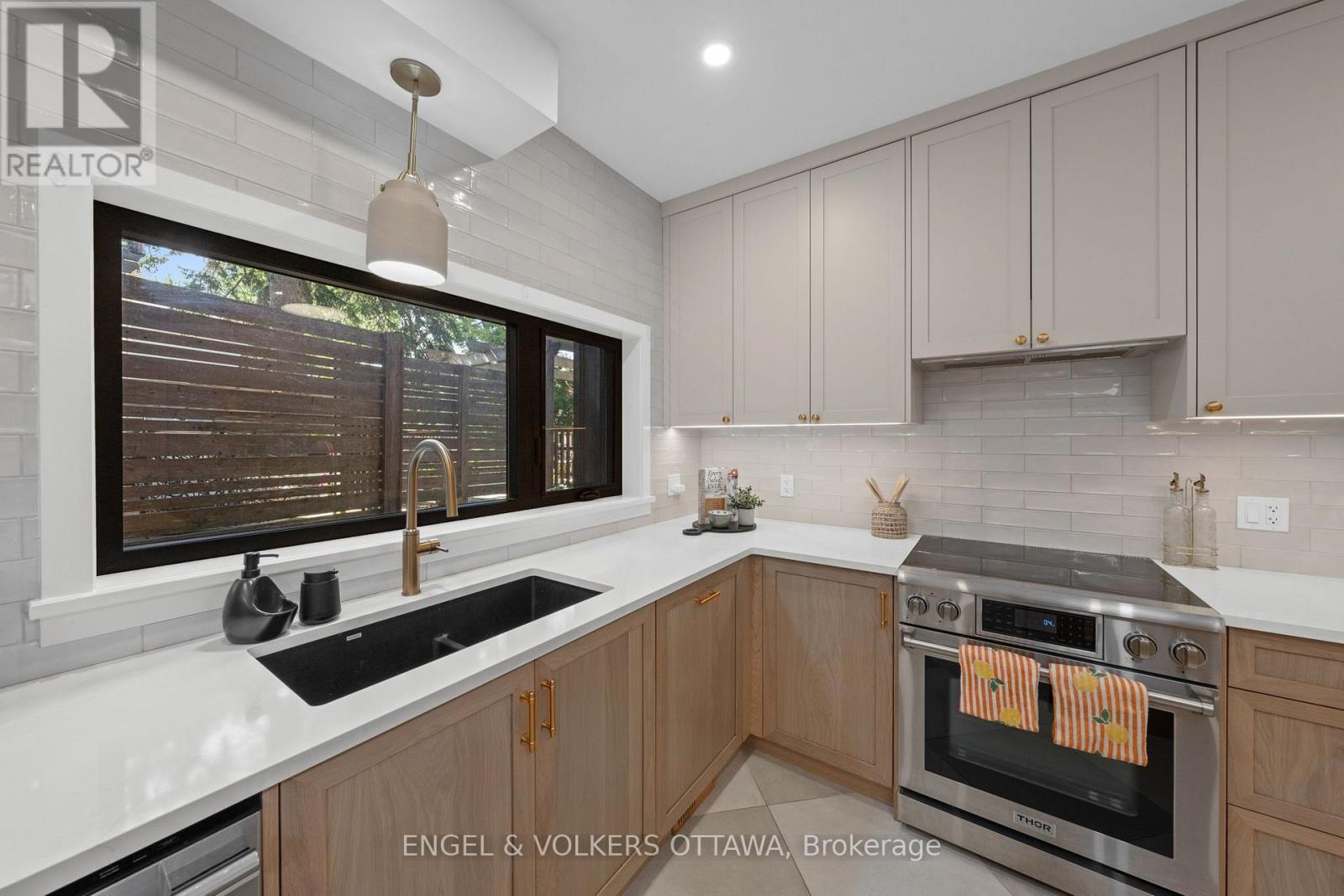 41 IVY CRESCENT - Image 16
