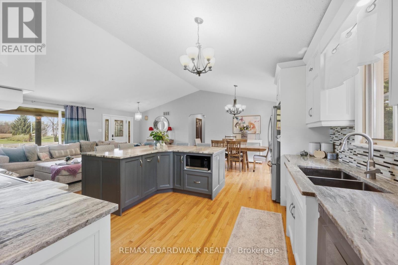 2725 MCINTOSH ROAD - Image 35