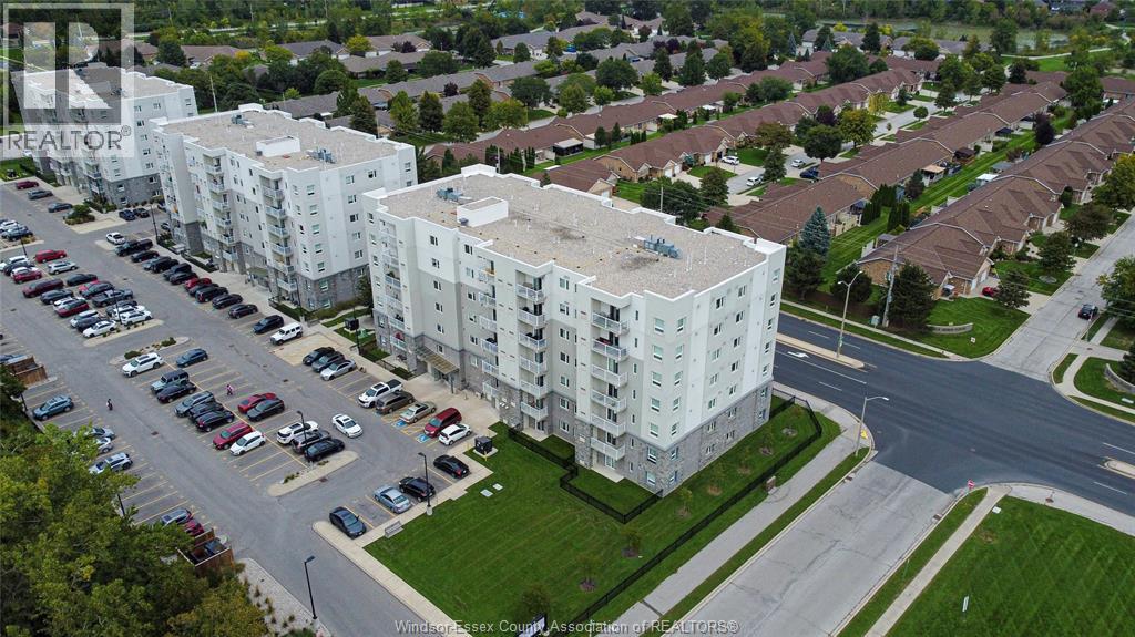 #404 1675 Banwell ROAD - 13