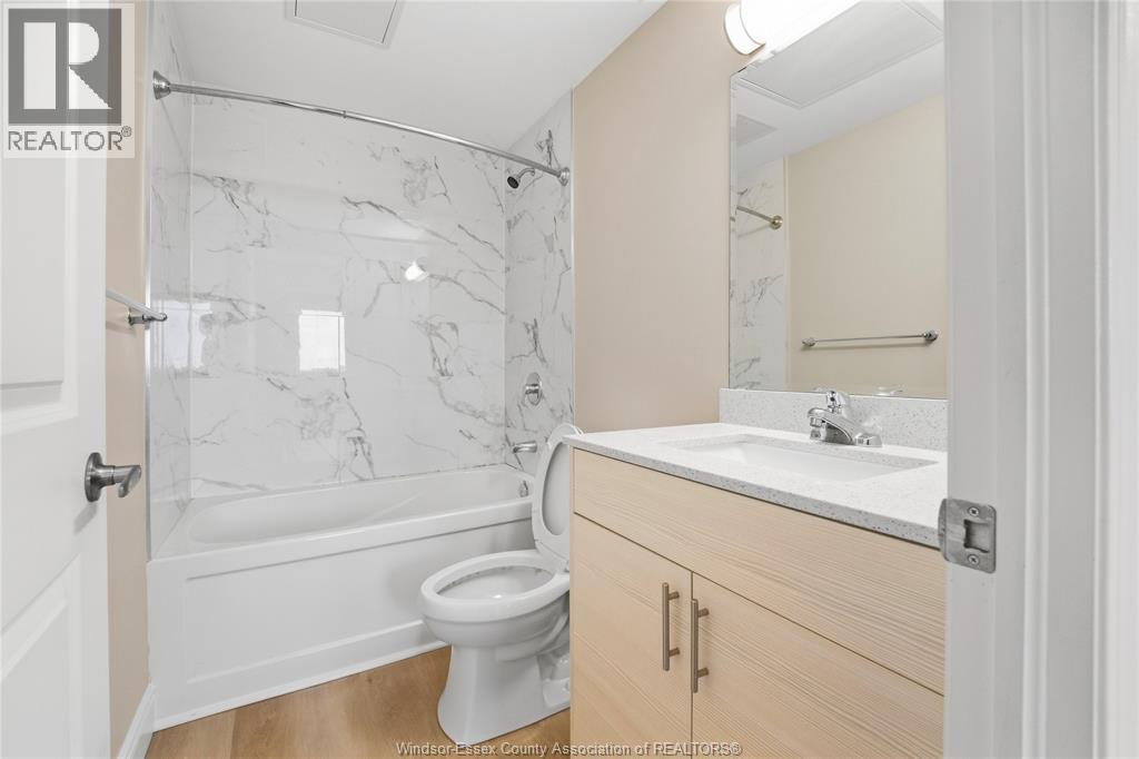 #404 1675 Banwell ROAD - 7