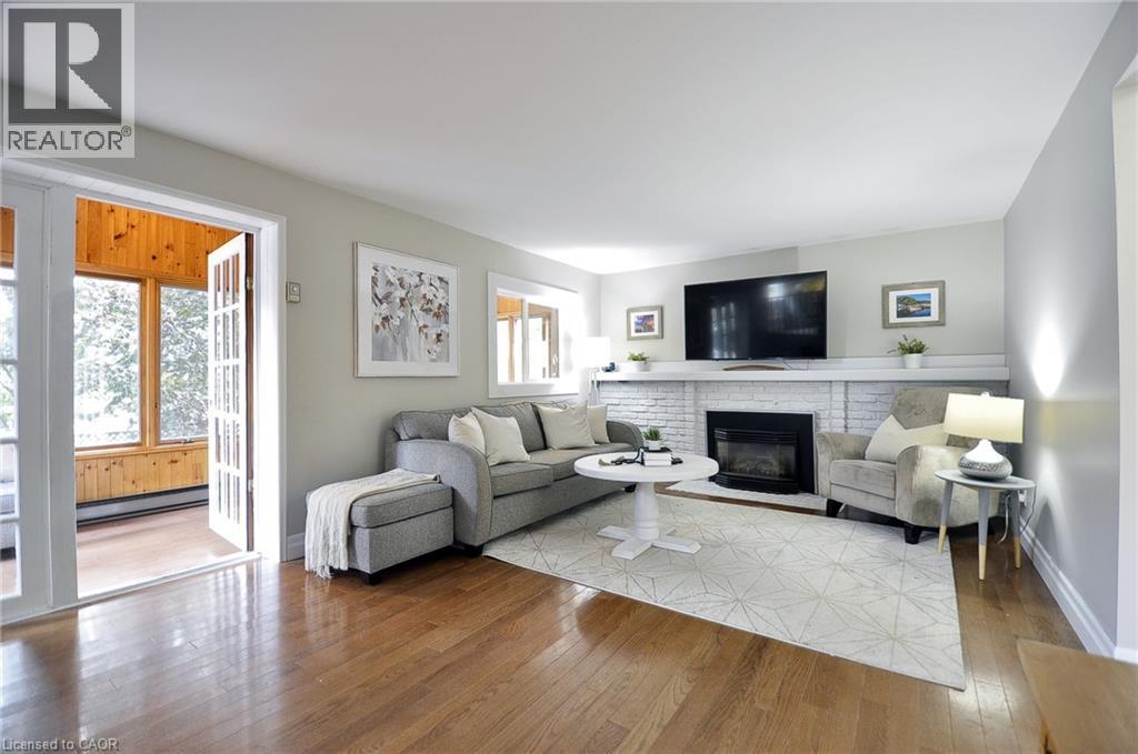 6 CRICKET HOLLOW Place — photo 2