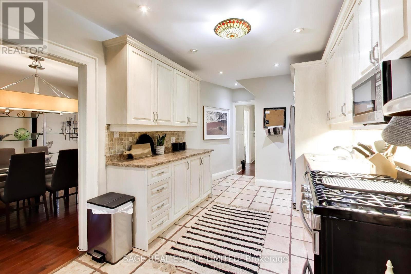 57 EDITH DRIVE - 12