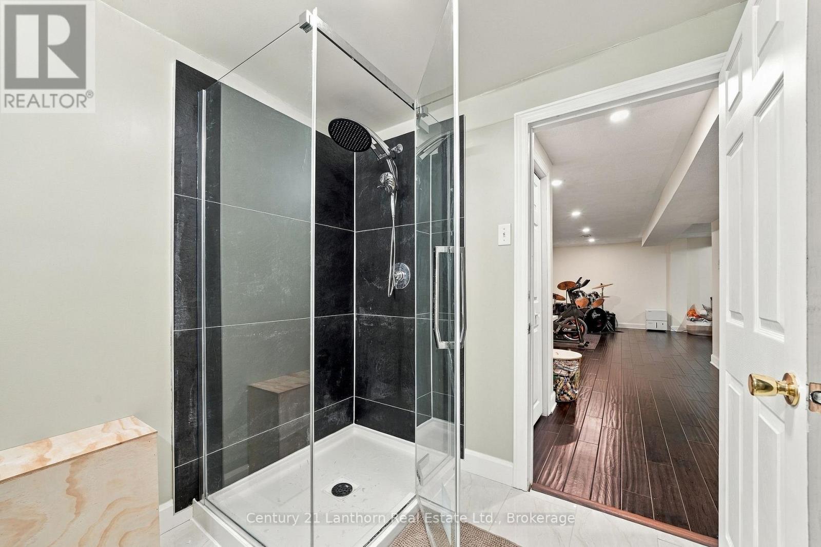 706 WILLIS STREET - 31