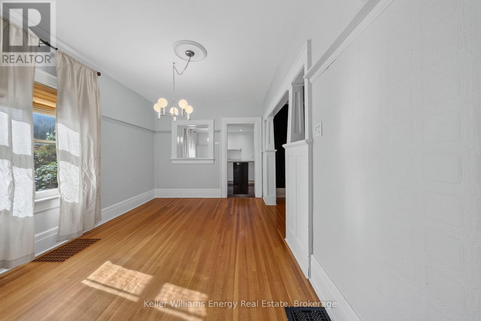 3 DOWNES AVENUE - 10