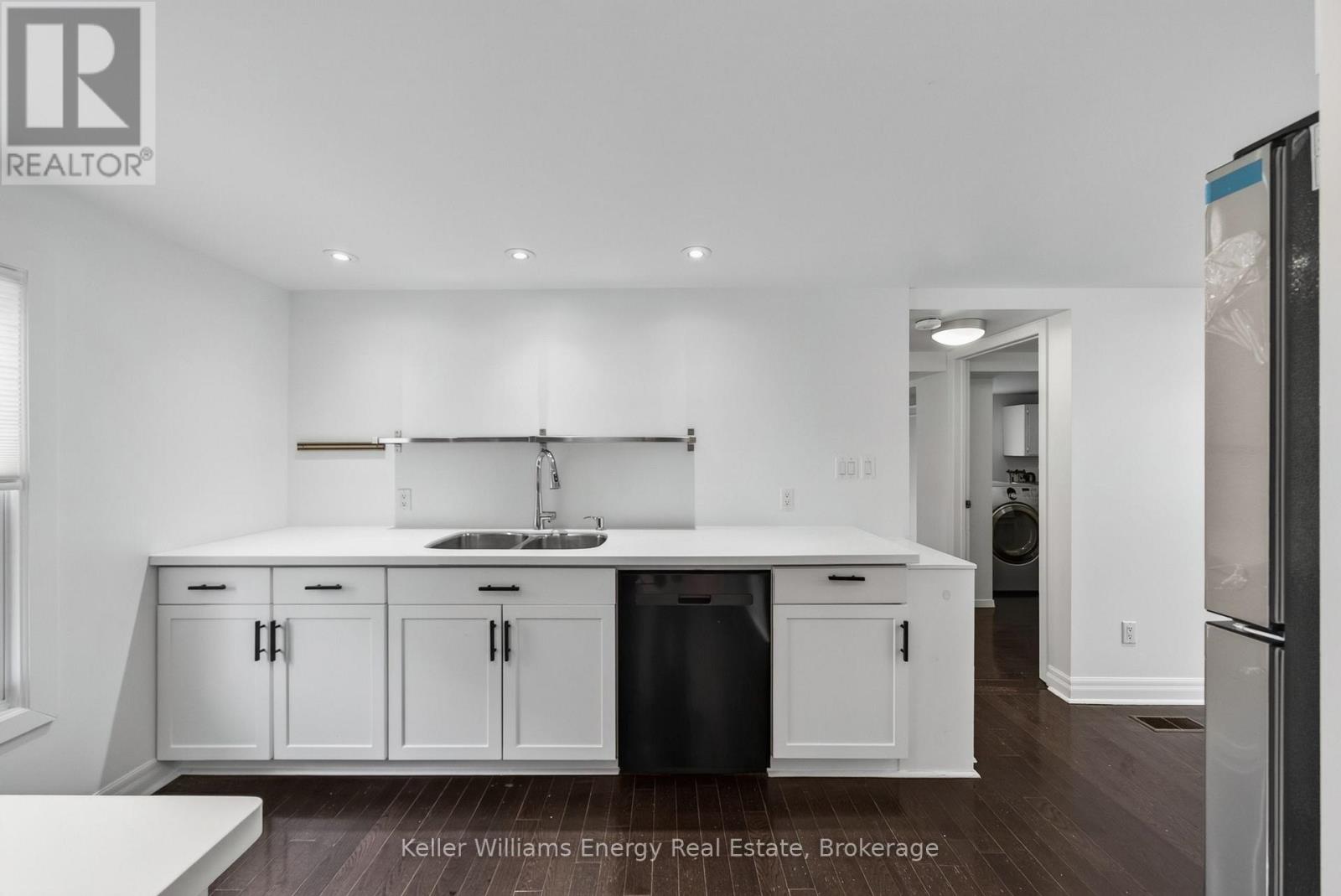 3 DOWNES AVENUE - 20