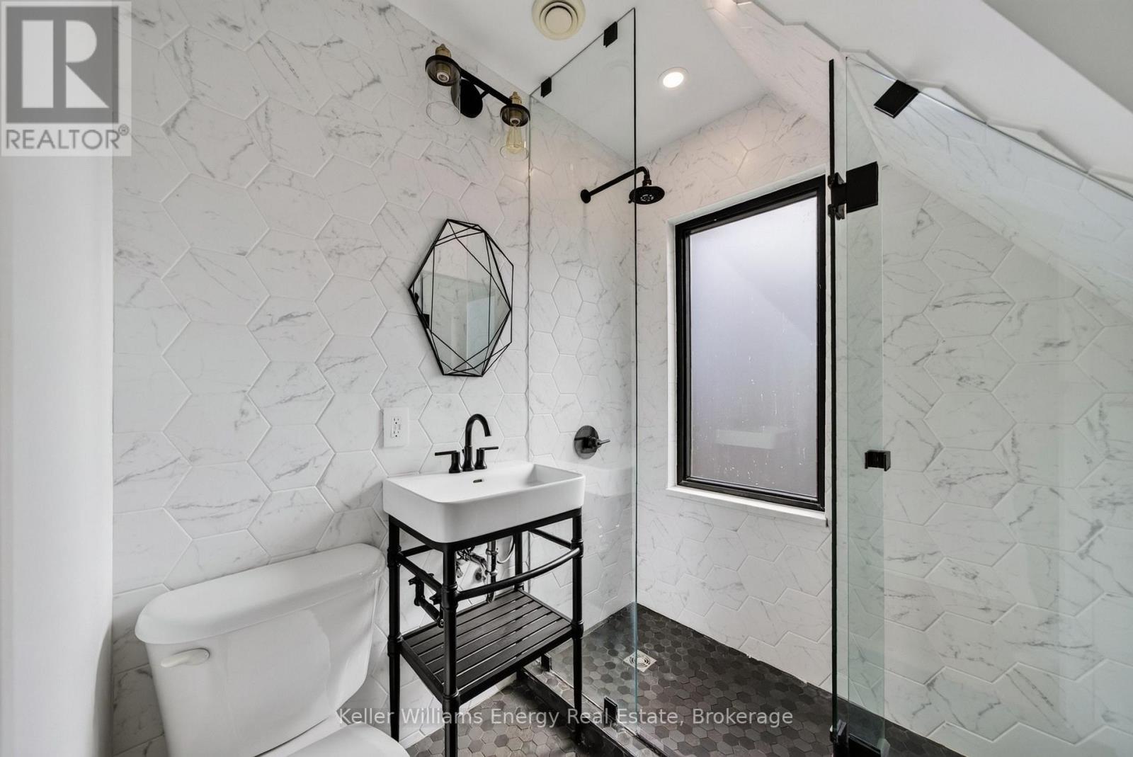 3 DOWNES AVENUE - 34