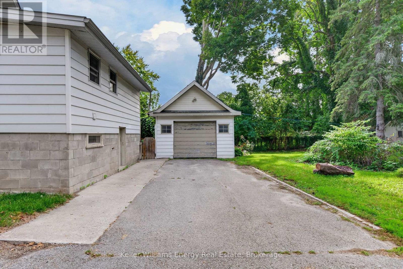 3 DOWNES AVENUE - 43