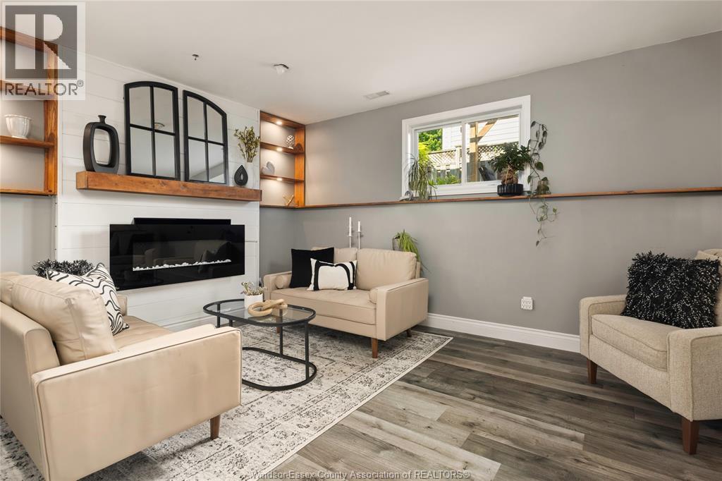 3985 ACORN CRESCENT - 12
