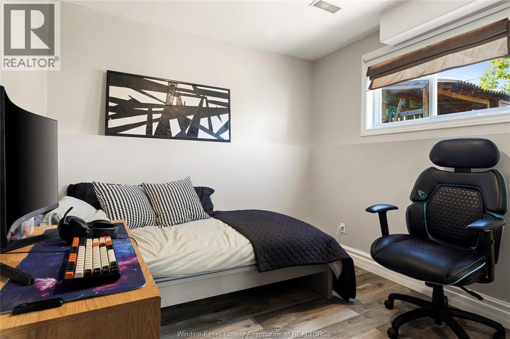 3985 ACORN CRESCENT - 15