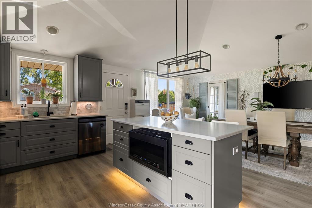 3985 ACORN CRESCENT - 6