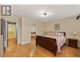 86 Hollyberry Drive thumbnail 16