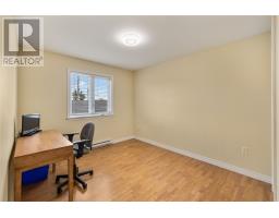 86 Hollyberry Drive thumbnail 18
