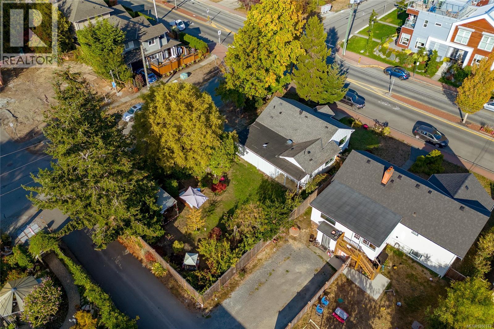 9646 Fifth St - 35