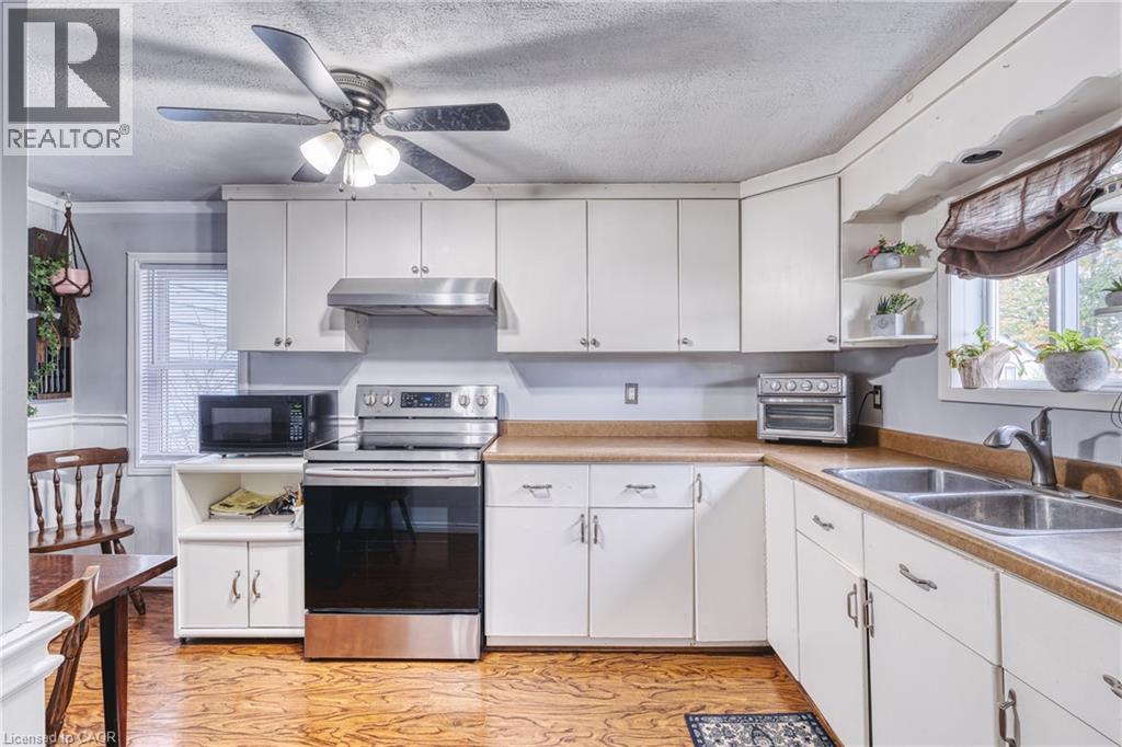 395 EDWARD Avenue N - 12