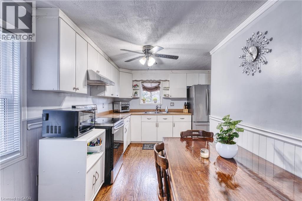 395 EDWARD Avenue N - 14