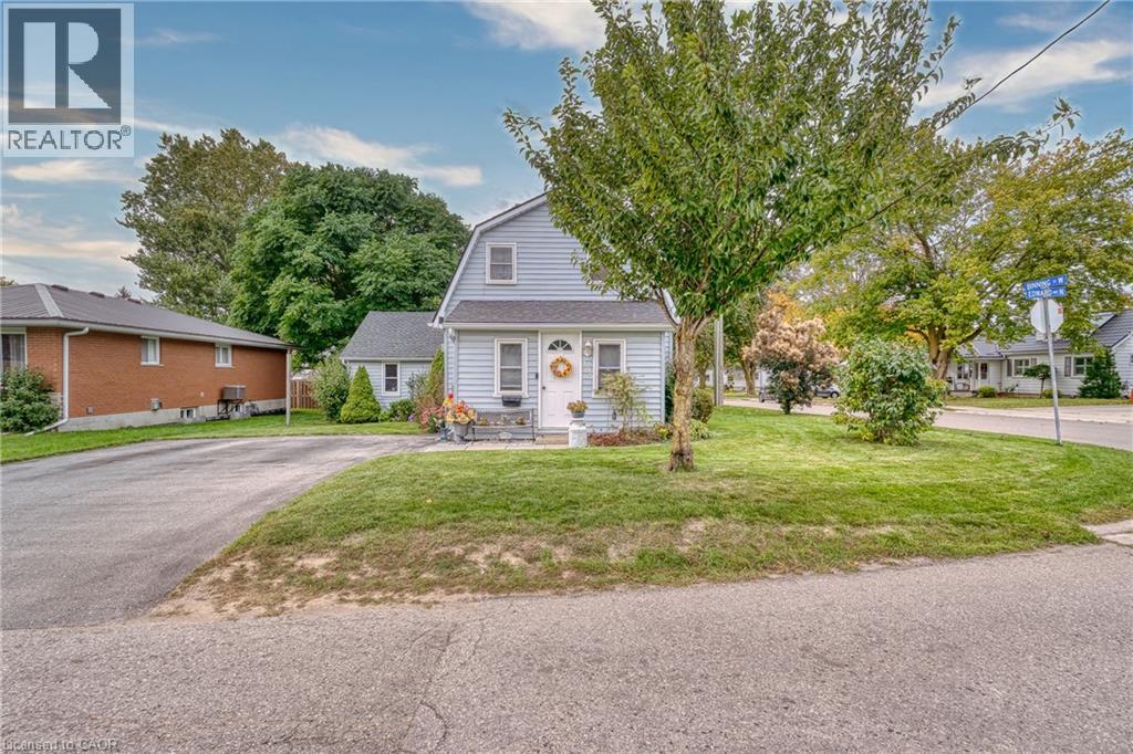395 EDWARD Avenue N - 2
