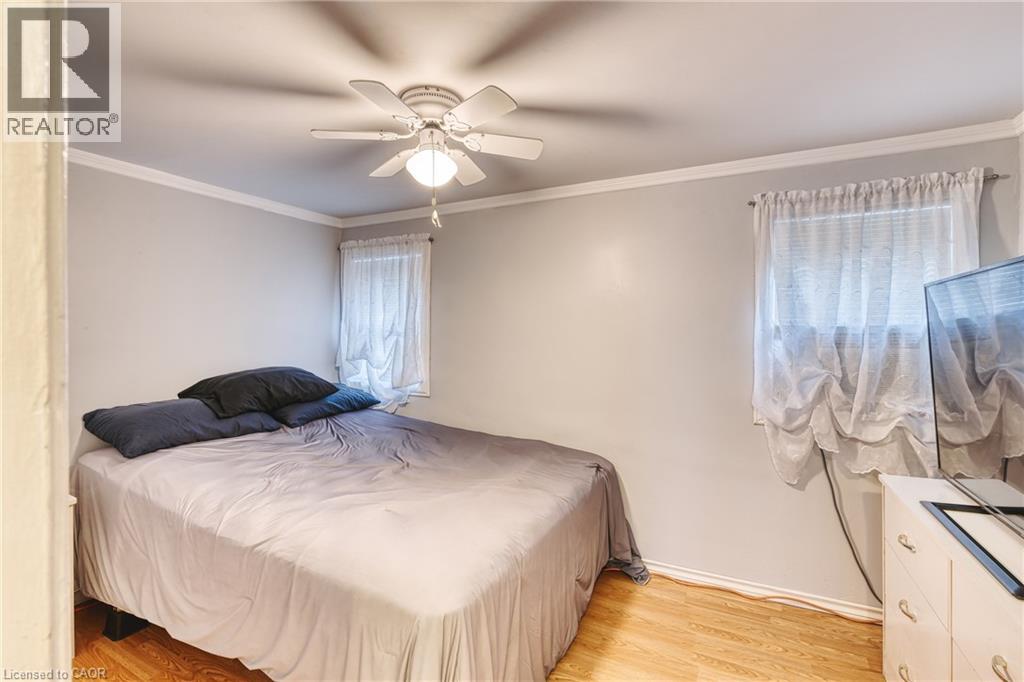 395 EDWARD Avenue N - Image 24