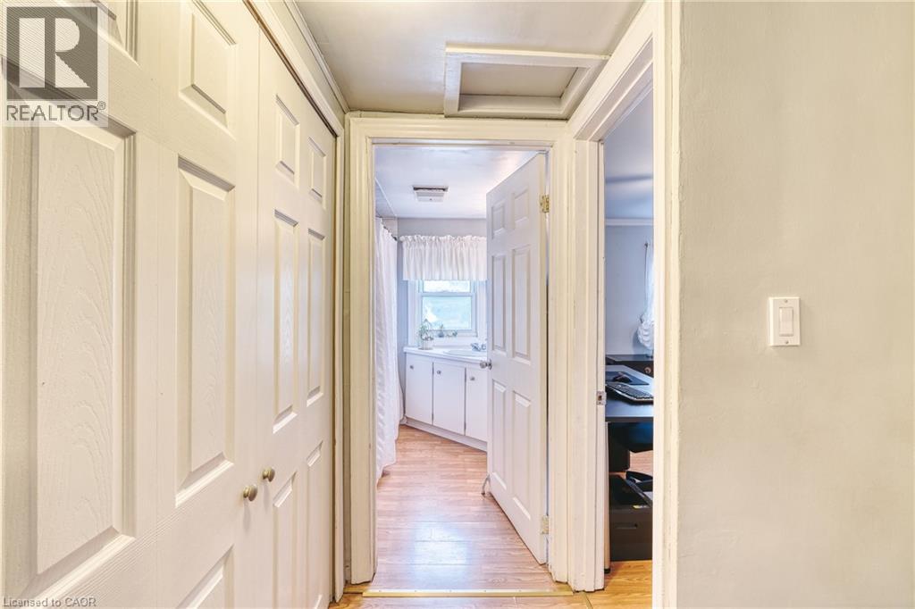 395 EDWARD Avenue N - Image 25