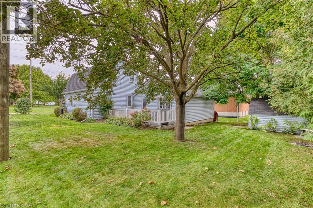 395 EDWARD Avenue N - Image 28