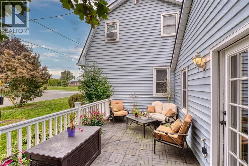 395 EDWARD Avenue N - Image 29