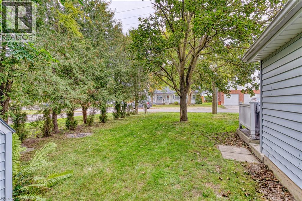 395 EDWARD Avenue N - Image 32