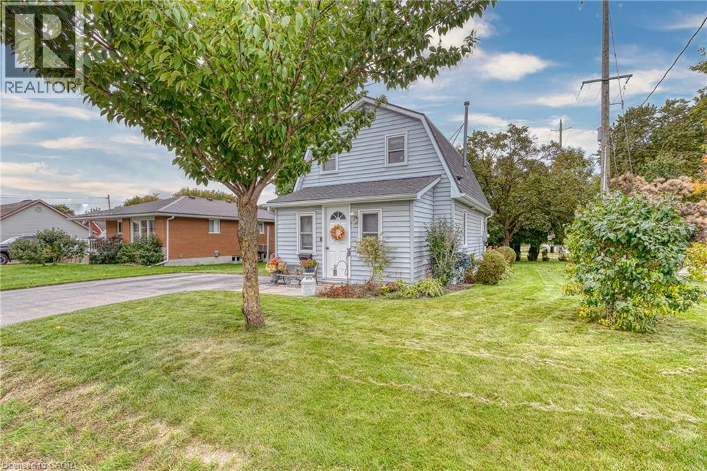 395 EDWARD Avenue N - 4