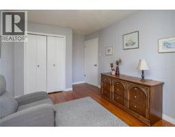 3155 Earl Grey St, Saanich, BC V9A1X1 Photo 25
