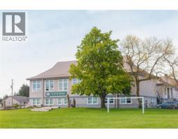 3155 Earl Grey St, Saanich, BC V9A1X1 Photo 42