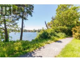3155 Earl Grey St, Saanich, BC V9A1X1 Photo 45