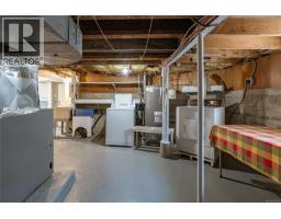3155 Earl Grey St, Saanich, BC V9A1X1 Photo 30