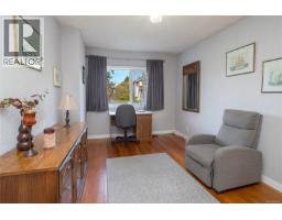 3155 Earl Grey St, Saanich, BC V9A1X1 Photo 24