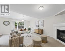 Living room - 911 Foxcreek Road, London North, ON N6G0H1 Photo 8