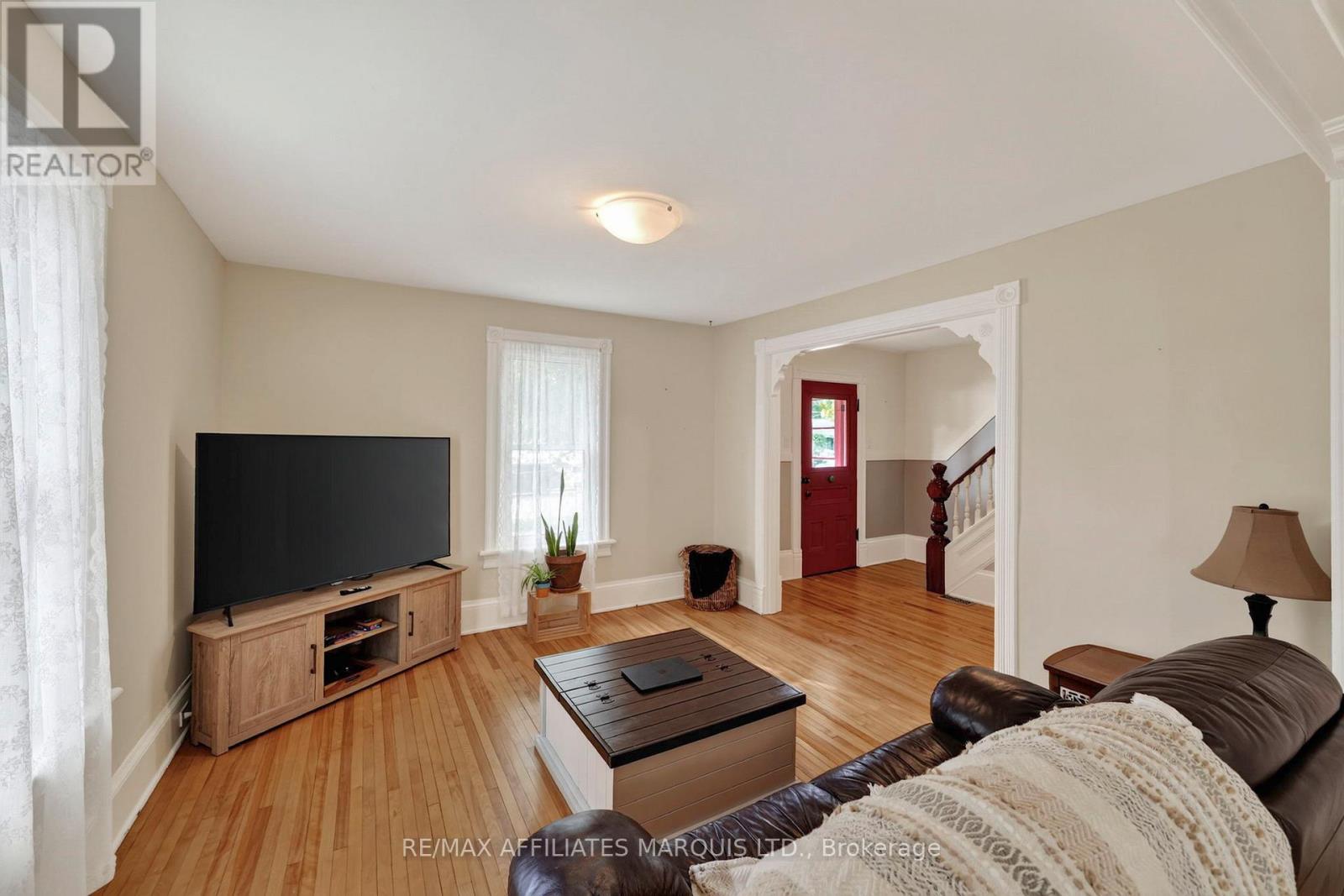 229 4TH STREET E - Image 4
