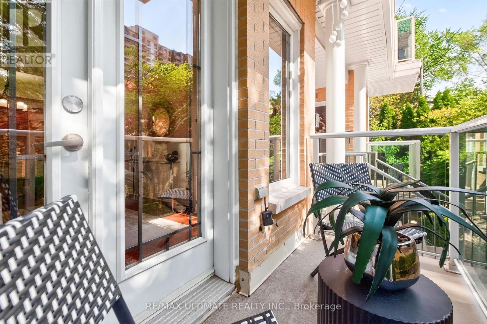 #4 70 BYNG AVENUE - Image 25