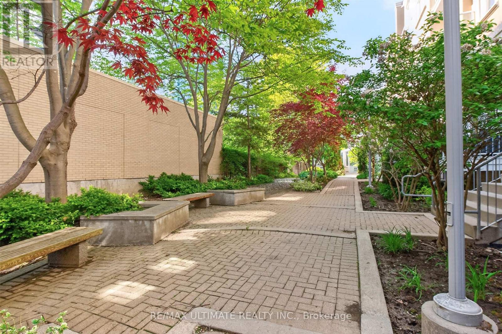 #4 70 BYNG AVENUE - 27