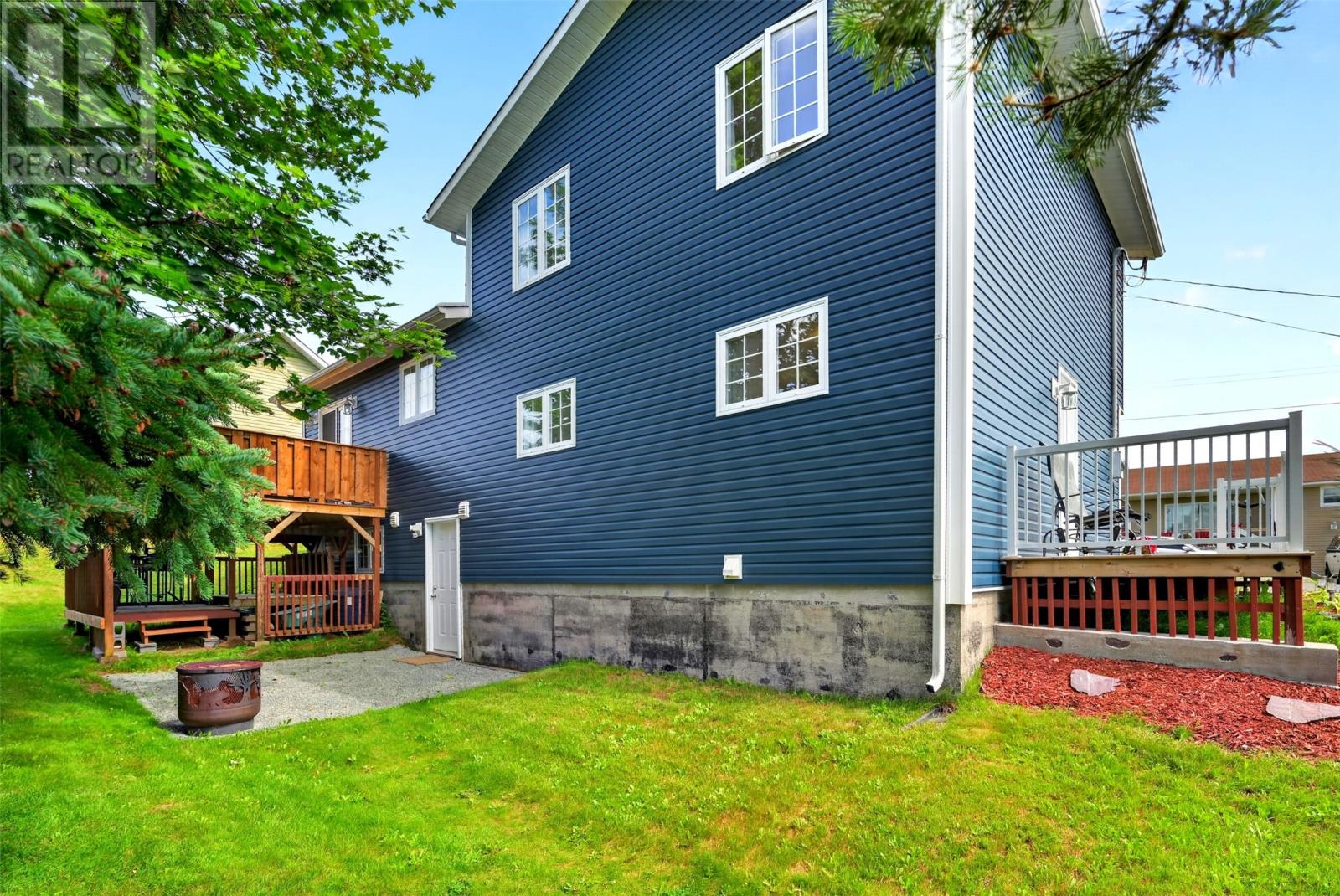 4 Parade Street - 32
