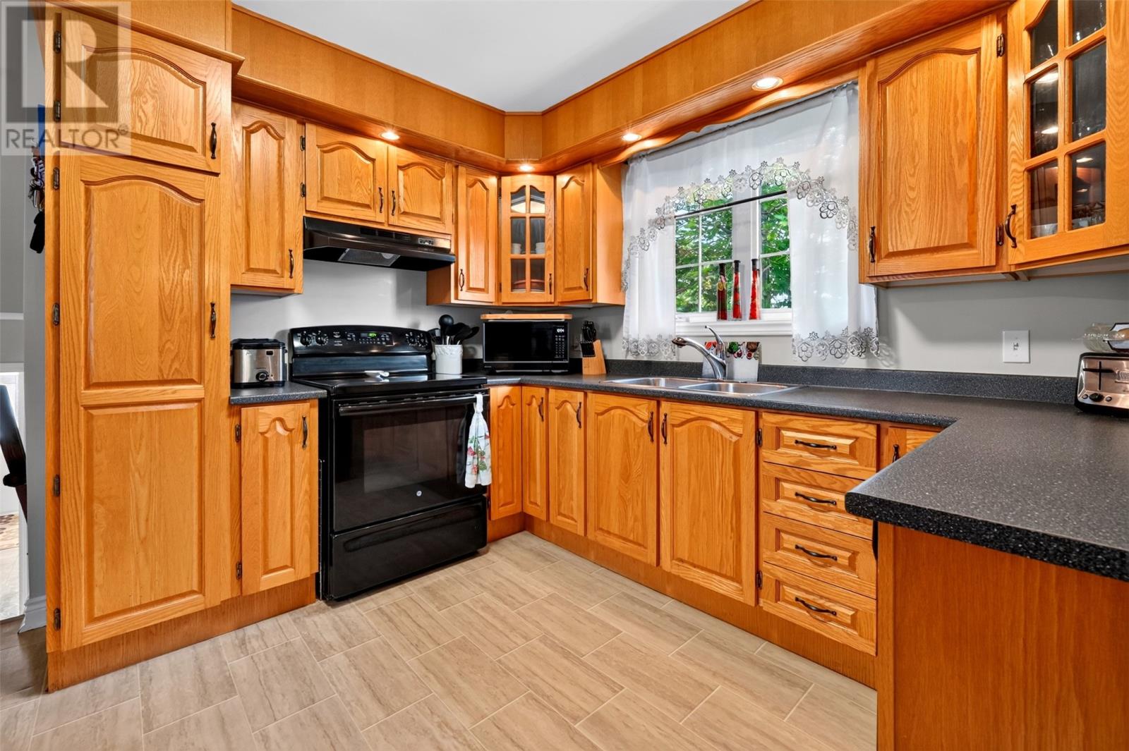 4 Parade Street - 6