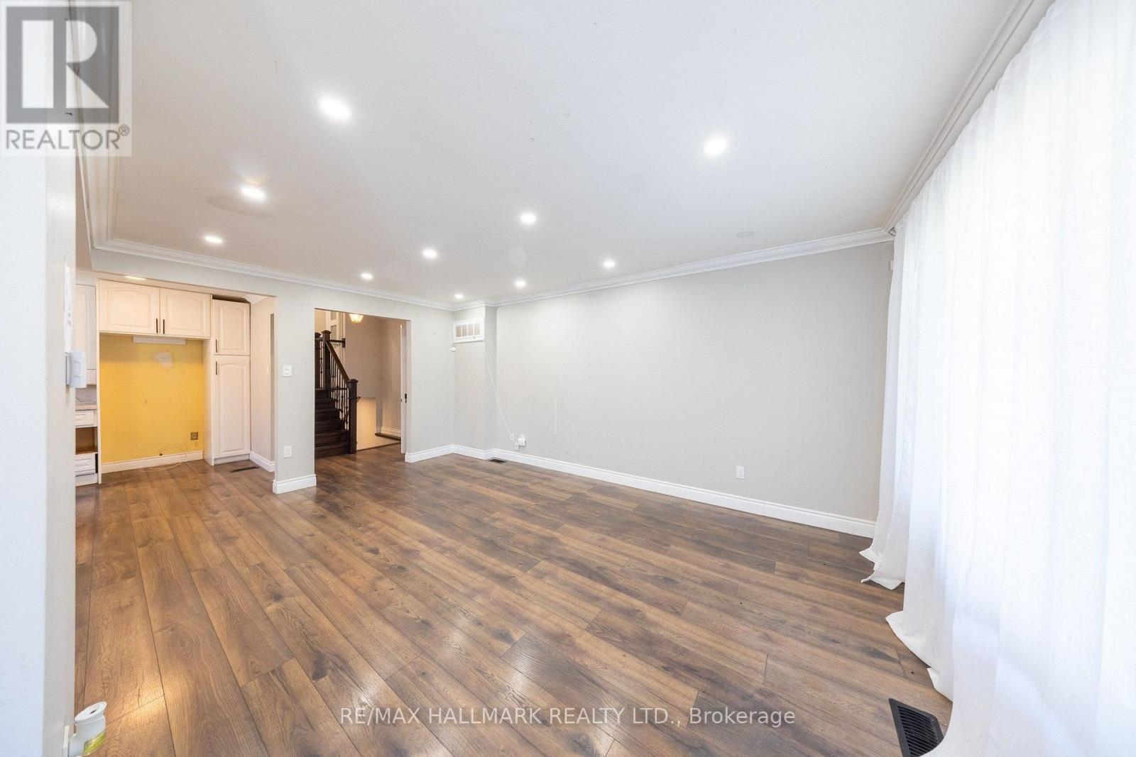 109 THICKSON ROAD S - 9