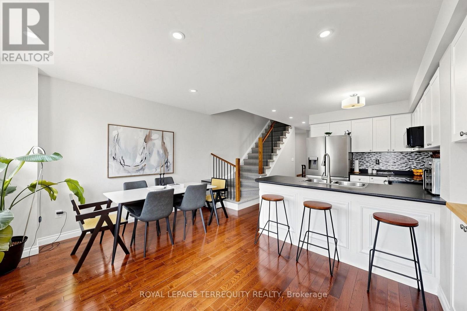 #50 735 SHEPPARD AVENUE - 11
