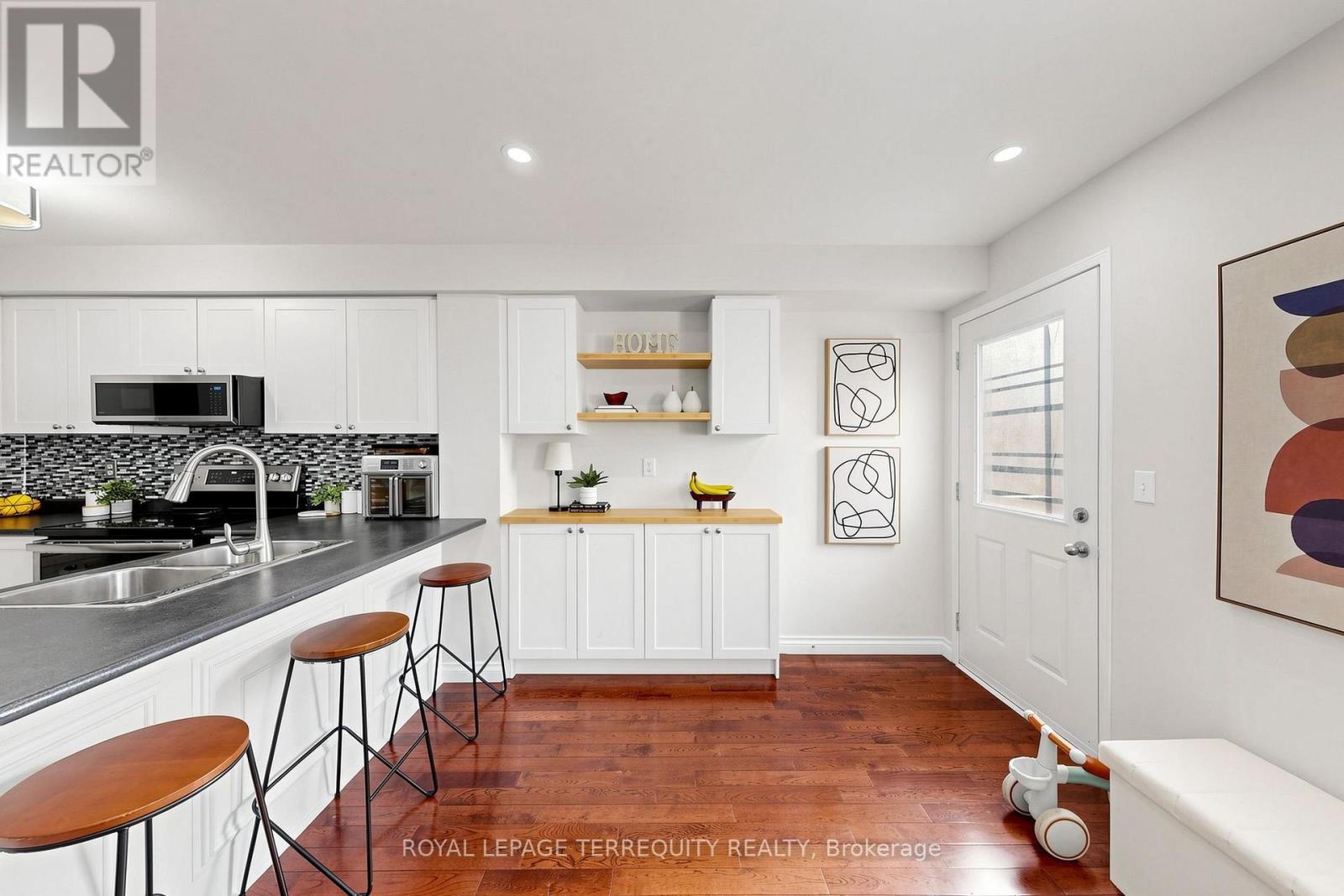 #50 735 SHEPPARD AVENUE - 17