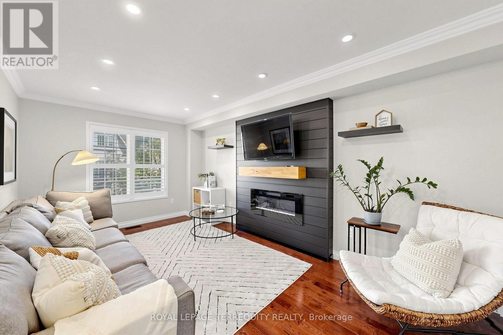#50 735 SHEPPARD AVENUE - 7