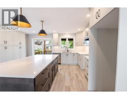 3pc Ensuite bath - 4009 Greenwood Street, Petrolia, ON N0N1R0 Photo 7