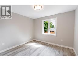 4009 Greenwood Street, Petrolia, ON N0N1R0 Photo 14