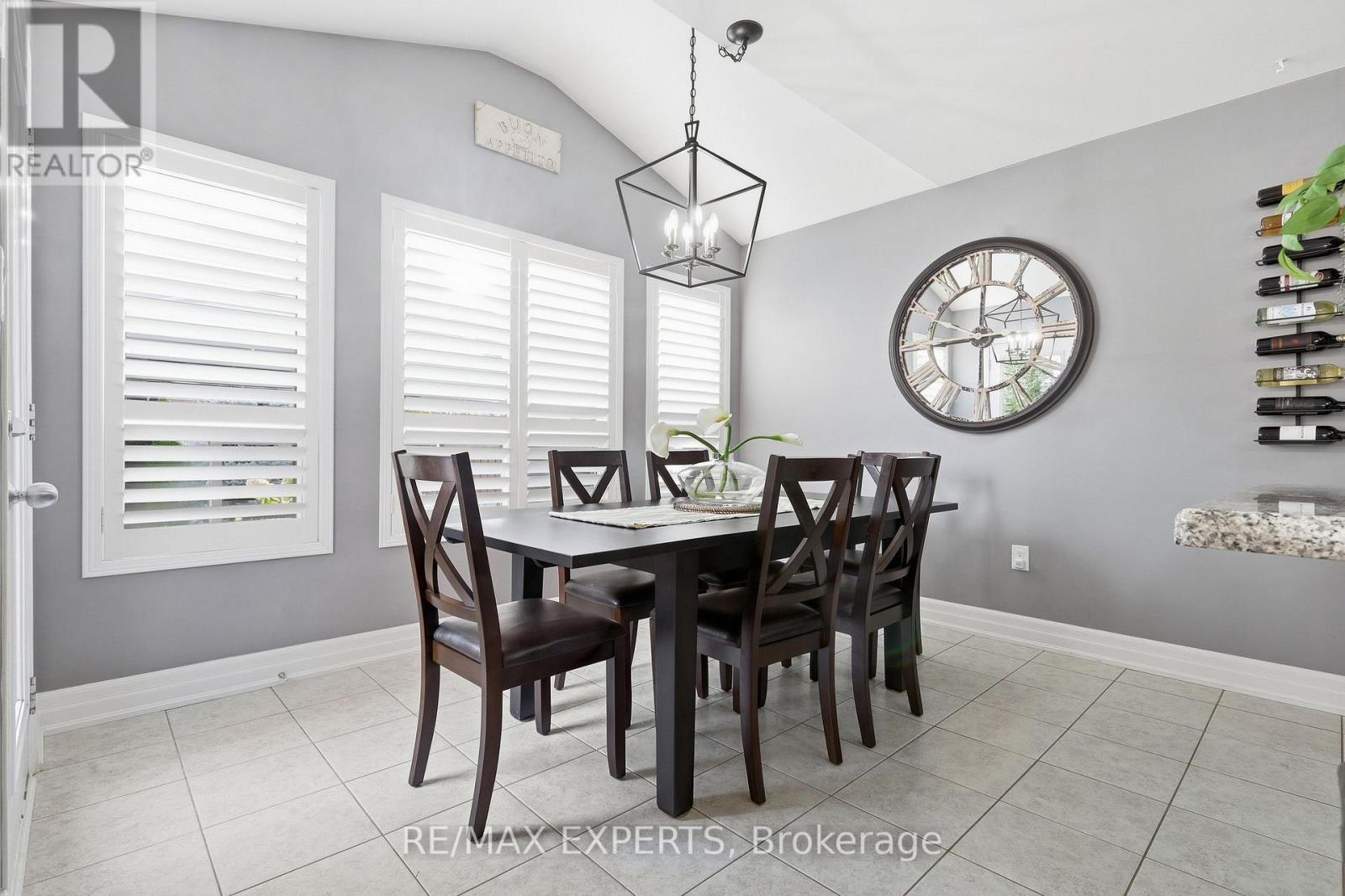 323 Langford Boulevard, Bradford West Gwillimbury photo 11