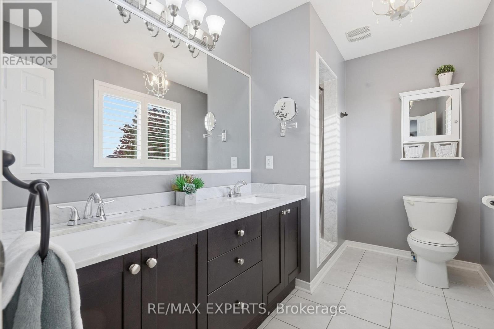 323 Langford Boulevard, Bradford West Gwillimbury photo 19