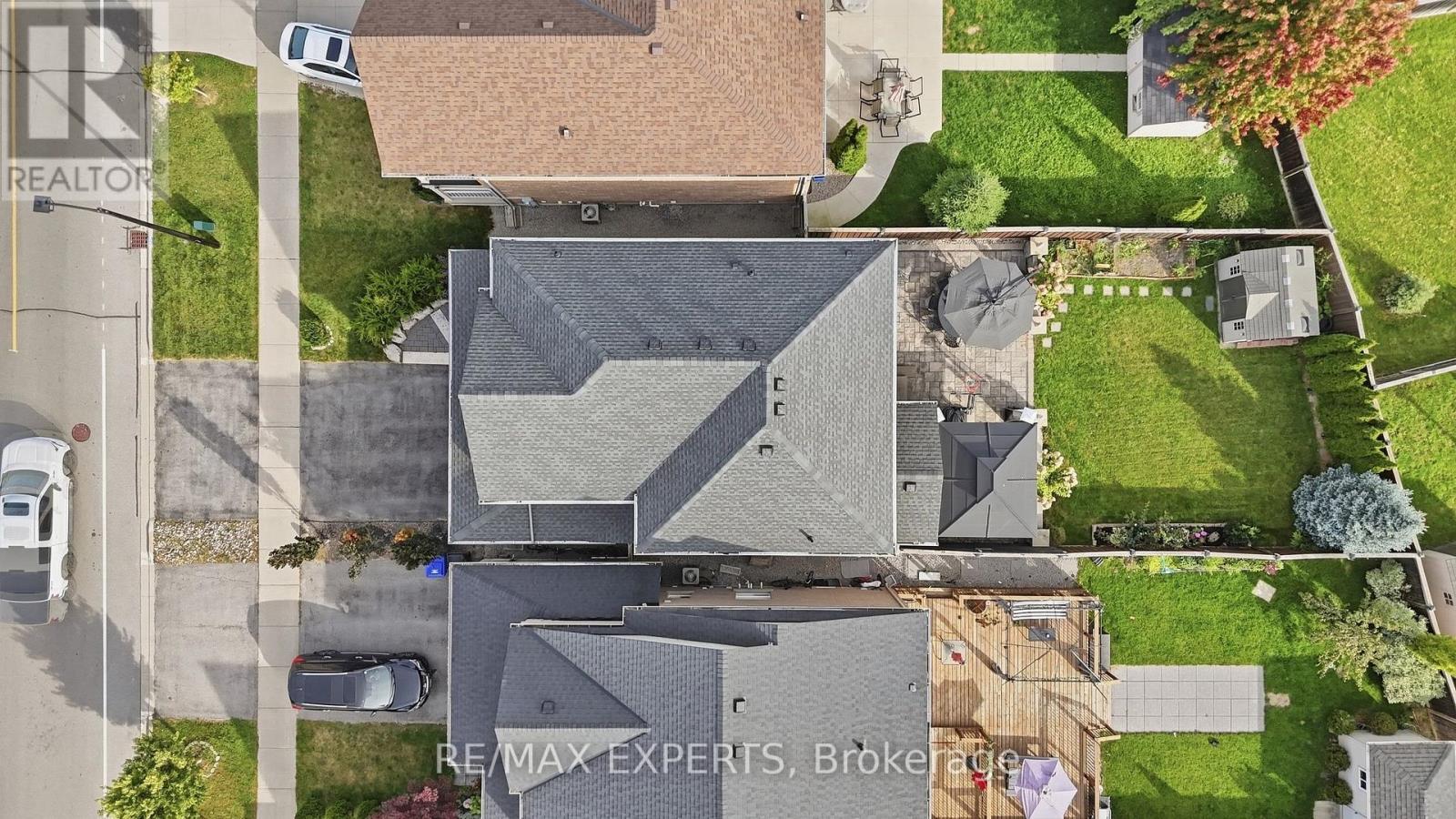 323 Langford Boulevard, Bradford West Gwillimbury (Bradford), Ontario, L3Z0P7, Bradford West Gwillimbury (Bradford), Ontario — photo 2 of 5