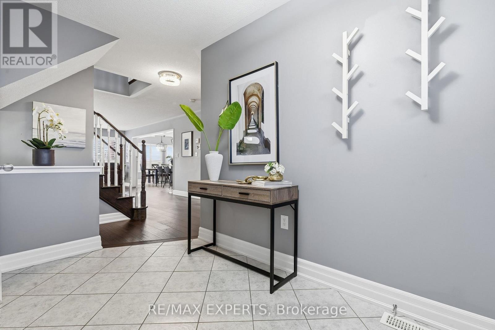 323 Langford Boulevard, Bradford West Gwillimbury (Bradford), Ontario, L3Z0P7, Bradford West Gwillimbury (Bradford), Ontario — photo 4 of 5