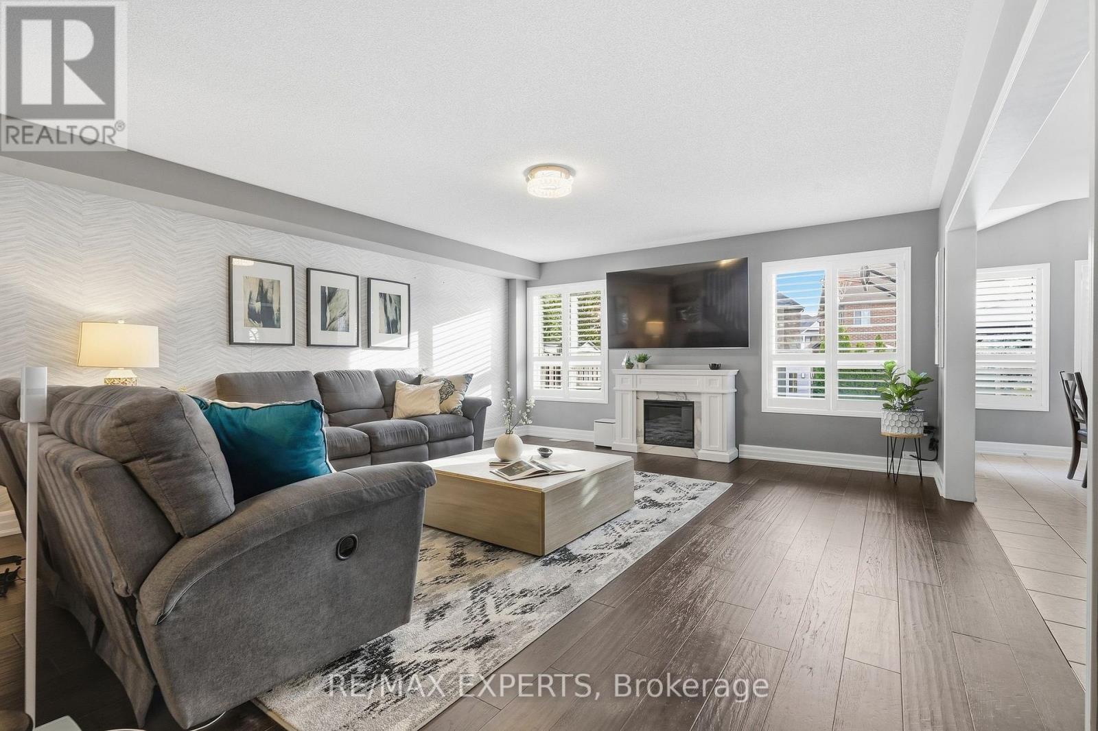 323 Langford Boulevard, Bradford West Gwillimbury (Bradford), Ontario, L3Z0P7, Bradford West Gwillimbury (Bradford), Ontario — photo 5 of 5